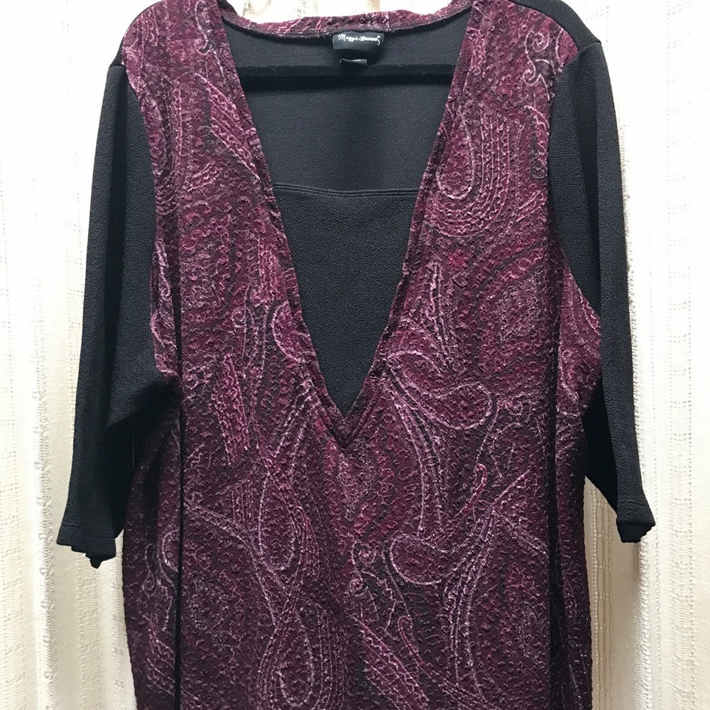 EUC Plum and black paisley tunic. Size 3X.